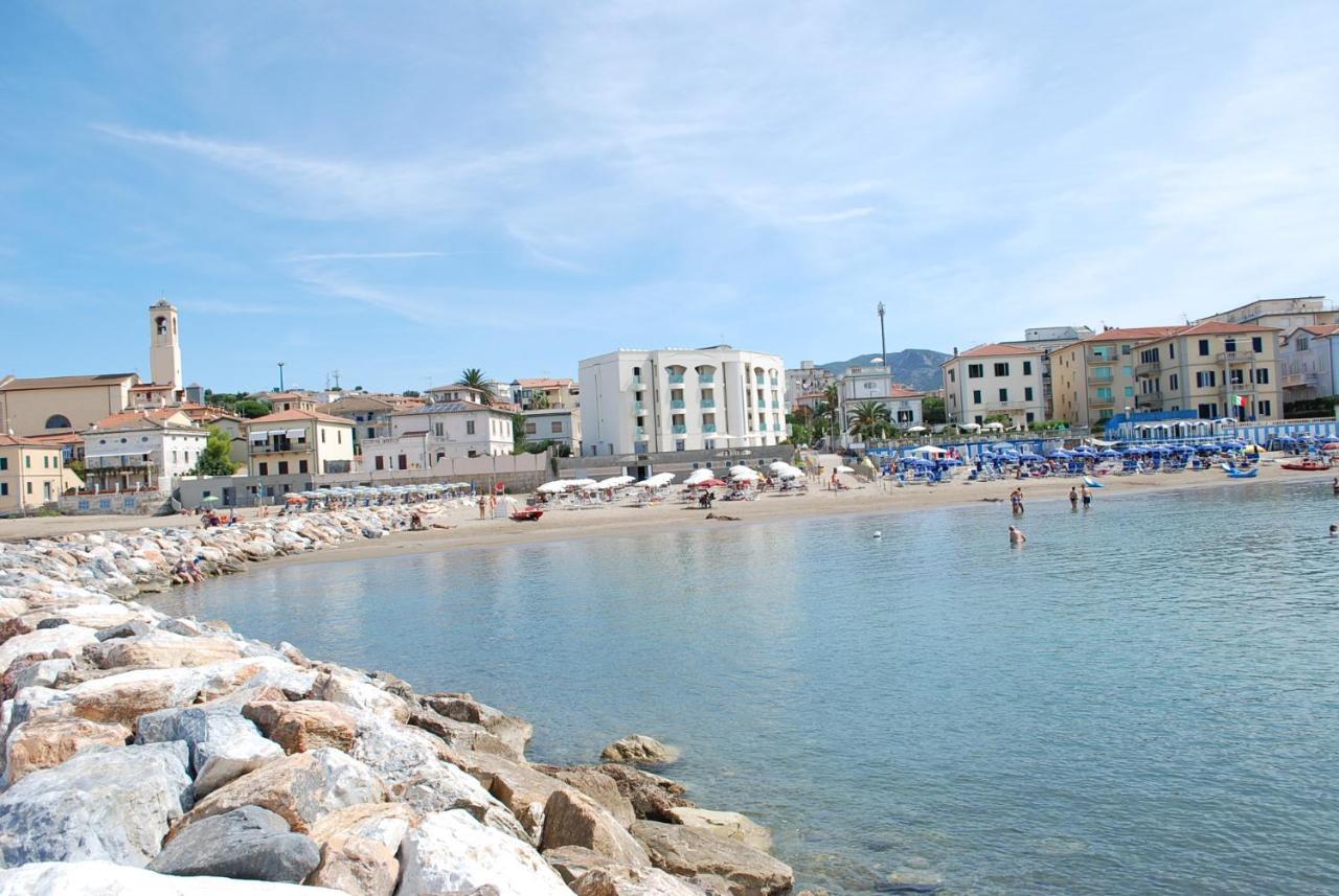 Hotel Stella Marina San Vincenzo Exteriör bild